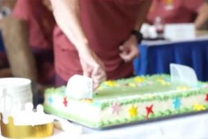 韦世豪带头唱生日歌！久尔杰维奇在国家队度过58岁生日